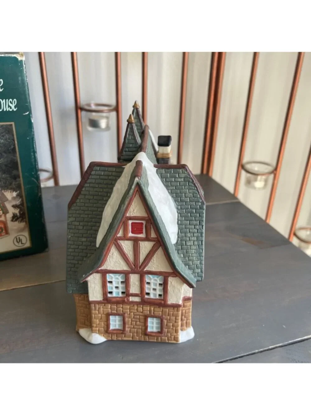 Vintage 1993 Dicken’s Keepsake Welch’s Gallery O’Well Christmas Village House